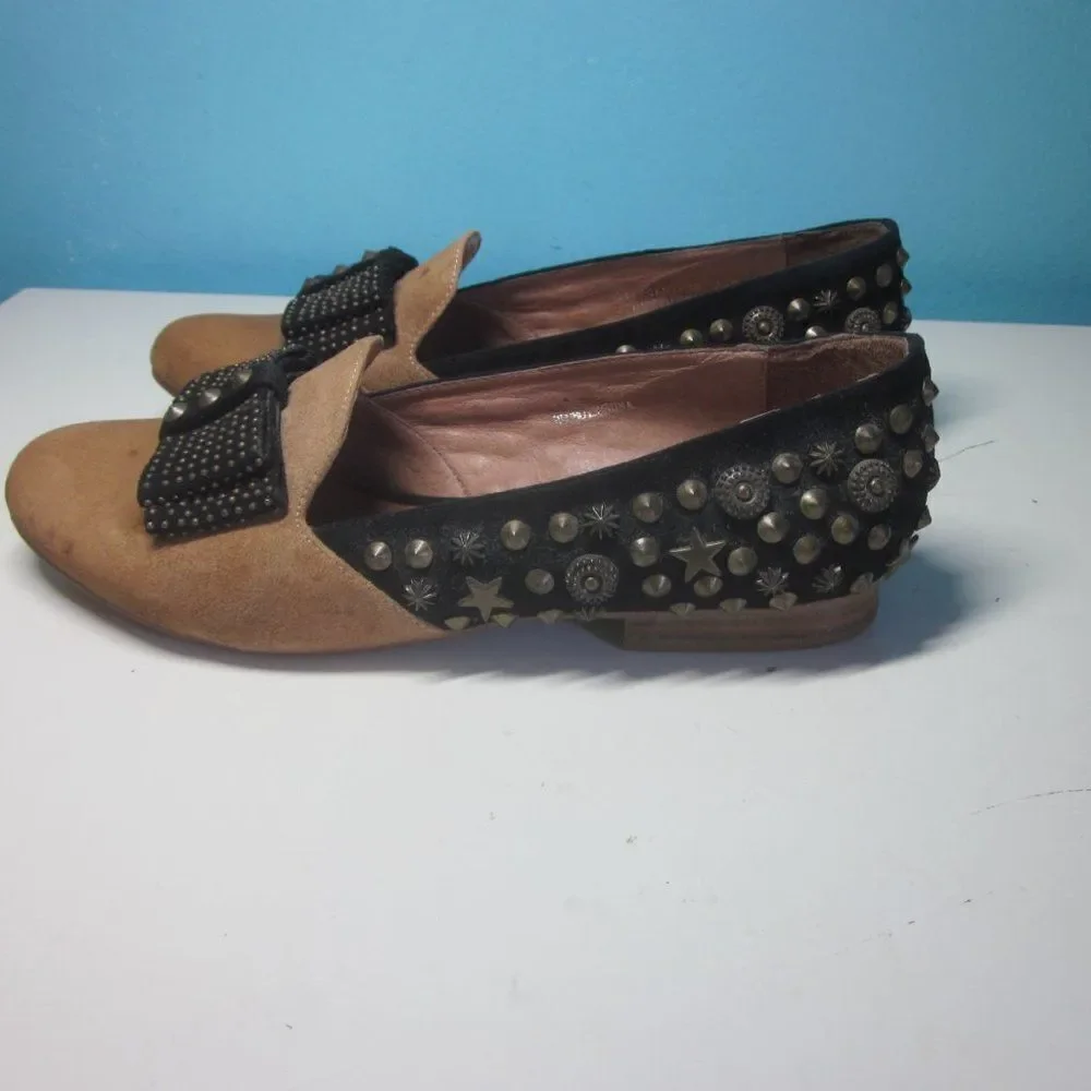 Jeffery Campbell Womens Size 7.5 Slip On Flats Studded Bow Loafer Tan / Black